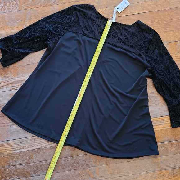 Black burnout velvet accent top NWT Sheer neck and sleeves, 2X NY Collection - Picture 3 of 13